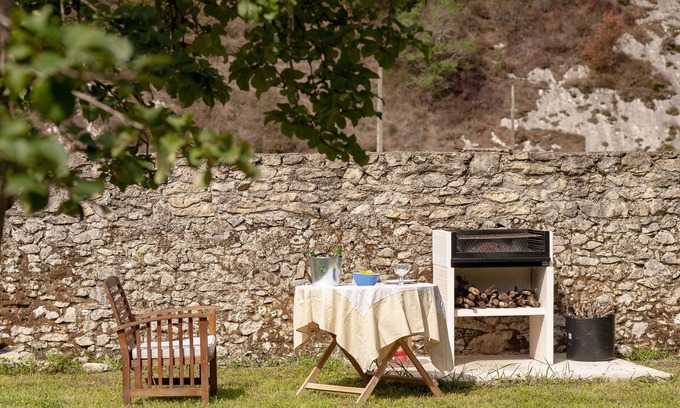 Ribadedeva House | Holiday Home 'La Braña' with Mountain View, Private Terrace and Wi-Fi