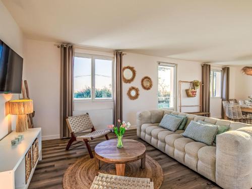 Brignogan-Plage House | Holiday Home La Lividig Bleue by Interhome