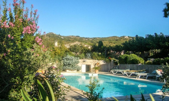 Tarascon House | Holiday Home La Maison dans les Oliviers by Interhome