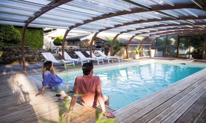 Martin House | Holiday Home 'La Maison Léopoldine' with Shared Pool, Shared Garden and Wi-Fi
