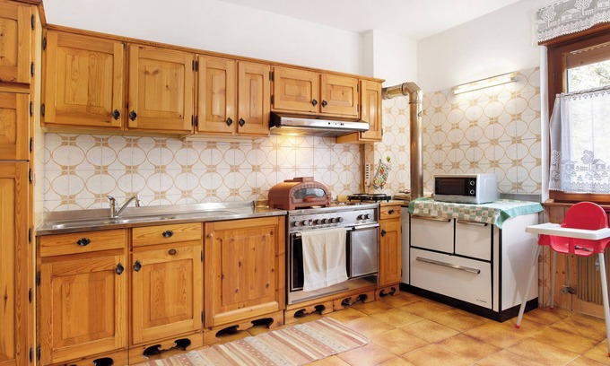 Terlago House | Holiday Home 'Moser' with Mountain View, Private Terrace and Wi-Fi