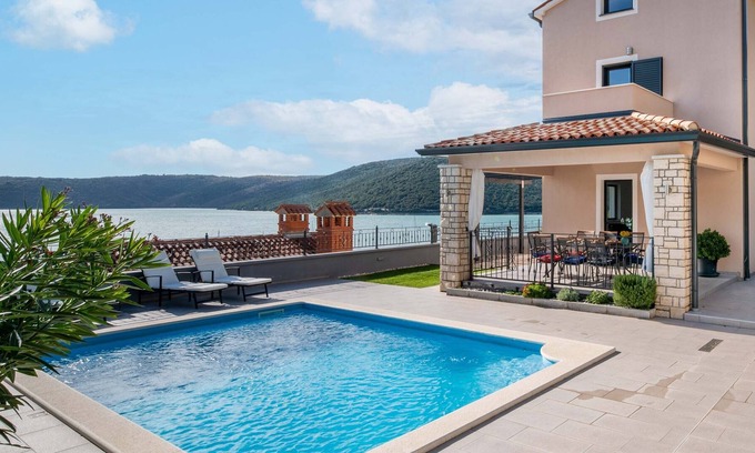 Trget House | Holiday home near the sea with a stunning view