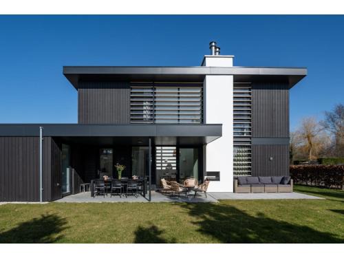 Kamperland House | Holiday Home near Veerse Meer with Garden