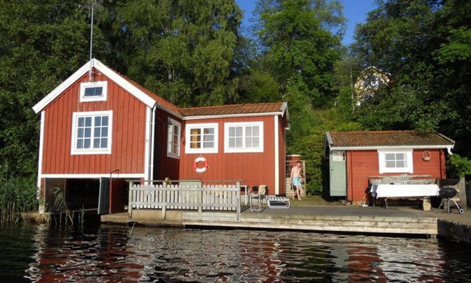Lerum House | Holiday home right on the lakeshore 15 minutes from Gothenburg