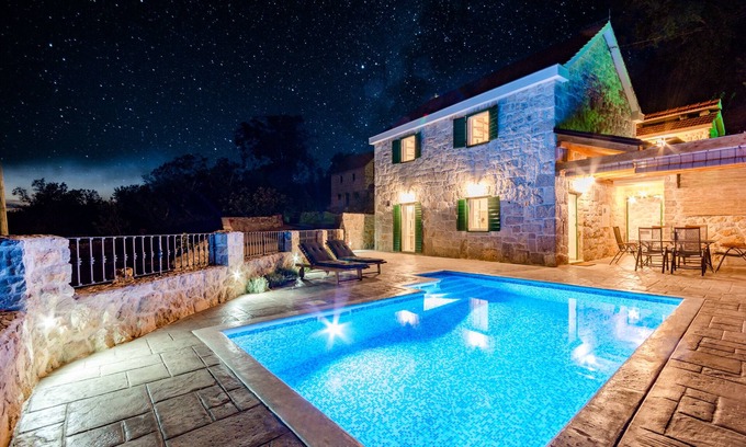 Crivac House | Holiday Home Rustic - Two Bedroom Holiday Home with Private Pool