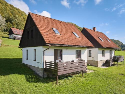 Starkov House | Holiday Home Stárkov by Interhome