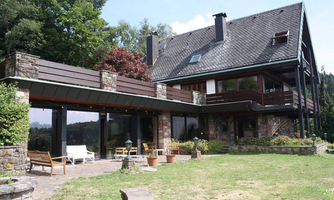 Sasbachwalden House | Holiday Home 'Talblick' with Mountain View, Private Terrace and Wi-Fi