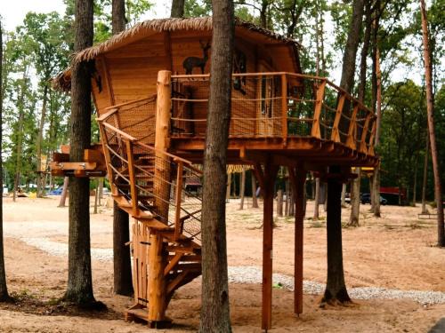 Hradec Kralove House | Holiday Home Treehouse 1 by Interhome