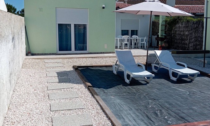 Nadadouro House | Holiday Home 'Vintage Gonçalo Lagoa Stay' with Private Terrace, Private Garden and Wi-Fi