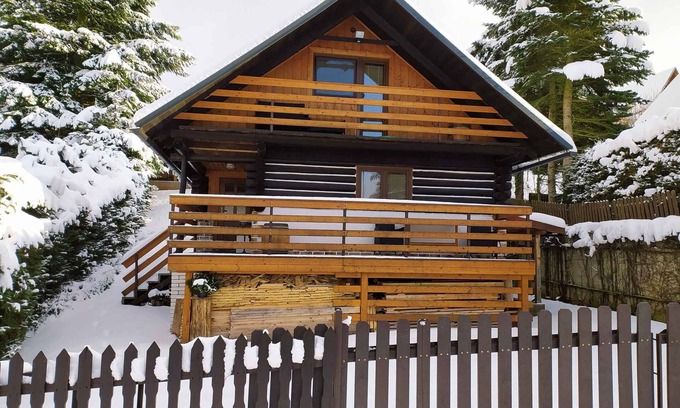 Stare Buky House | Holiday home with fireplace near the lake