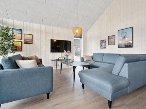 Hasmark Strand House | Holiday Home Wari - 400m from the sea by Interhome
