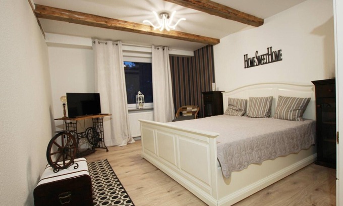 Hymendorf House | Holiday Home 'Weideblick' with Private Terrace, Private Garden and Wi-Fi