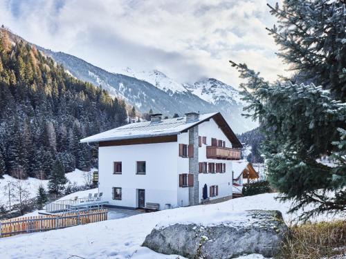 Sankt Leonhard im Pitztal House | Holiday Home Wiese by Interhome