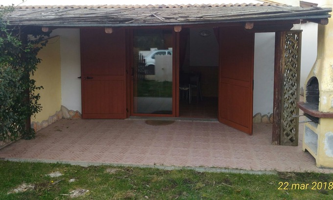 Viddalba House | Holiday home with swimming pool, veranda and garden.