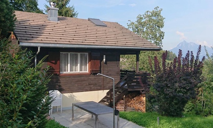 Giswil Ski Chalet | Holiday home with wide panoramic view and garden