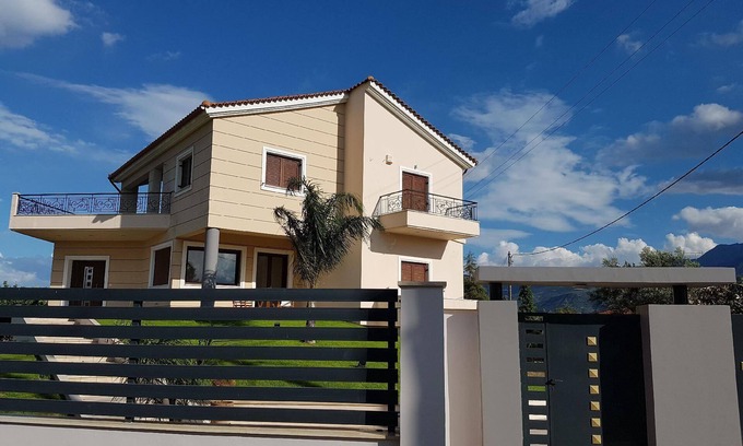 Aigialeia House | Holiday house Aiyion for 1 - 8 persons with 4 bedrooms - Row house