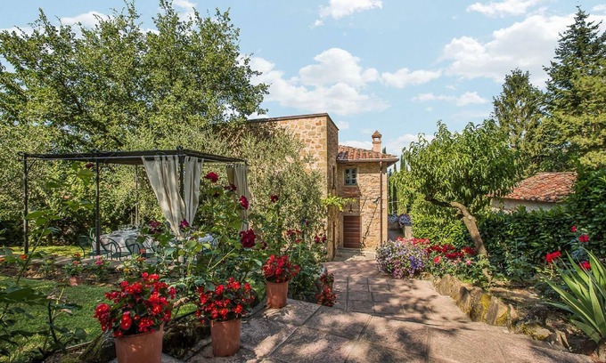 Monterchi House | Holiday house Monterchi for 1 - 10 persons with 5 bedrooms - Holiday house