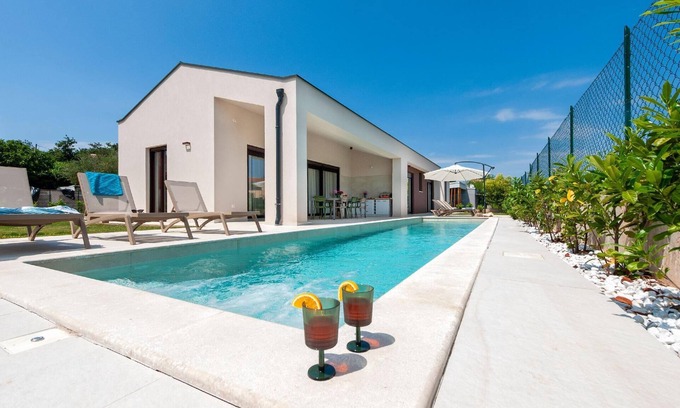 Segotici House | Holiday house Šegotići for 1 - 8 persons with 3 bedrooms - Holiday home