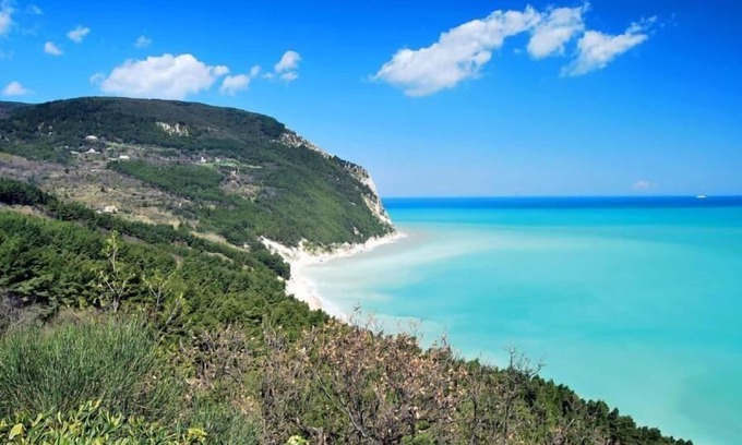 Urbino Cottage | Holiday house Urbino for 1 - 16 persons with 6 bedrooms - Holiday home