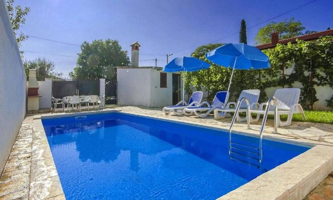 Zbandaj House | Holiday house with pool, 4-6 persons, not far from Poreč, pets are allowed.