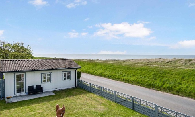 Dannemare Apartment | Holiday In The First Row To The Water