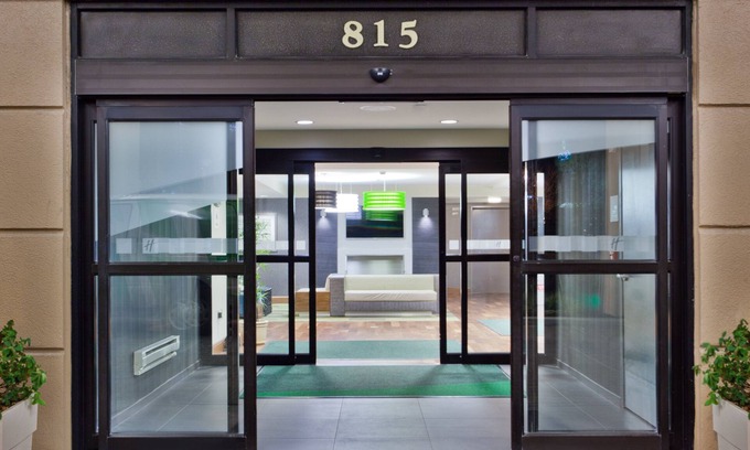 Linthicum Heights Hotel | Holiday Inn Baltimore BWI Airport by IHG