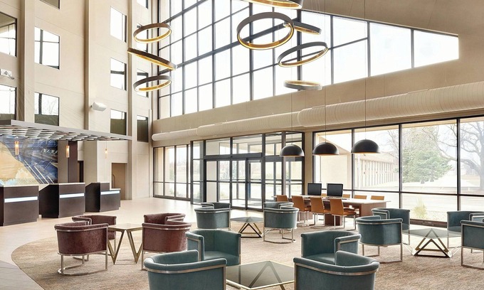 Normal Hotel | Holiday Inn Bloomington - Normal by IHG