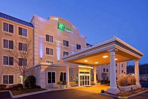 Milford Hotel | Holiday Inn Express Boston-Milford by IHG