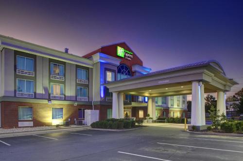 Emporia Hotel | Holiday Inn Express Hotel & Suites Emporia by IHG