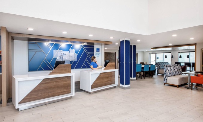 Wilson Hotel | Holiday Inn Express Hotel & Suites Wilson - Hayes Place by IHG
