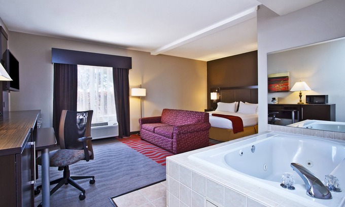 Groveport Hotel | Holiday Inn Express Hotel & Suites Columbus-Groveport by IHG