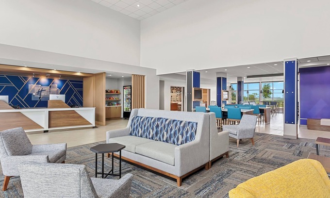 Peotone Township Hotel | Holiday Inn Express Peotone by IHG