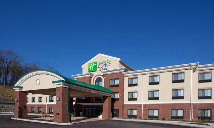 Zanesville Hotel | Holiday Inn Express & Suites Zanesville North by IHG