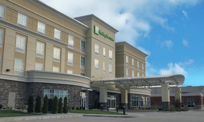Hopkinsville Hotel | Holiday Inn & Suites - Hopkinsville - Convention Ctr by IHG