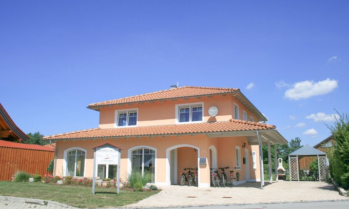 Wackersdorf Condo | Holidays at the lake in Bavaria with a sandy beach, your own pedal boat and SUP board