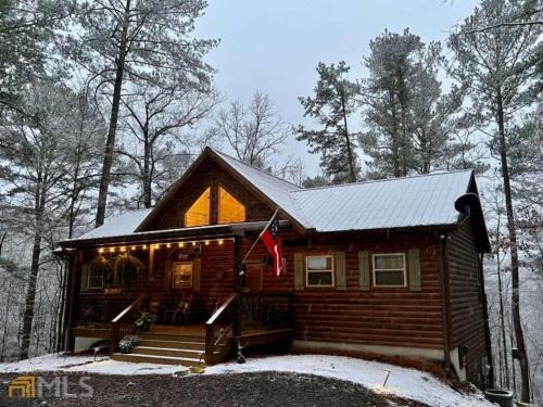Ellijay House | Hollow Tree Hideaway - Coosawattee River Resort 2