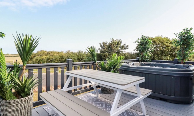 Truro House | HOLYWELL SUNSET, pet friendly, with pool in Goonhavern