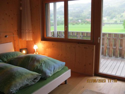 Steinen House | Holz100 Zimmer mit Rigiblick