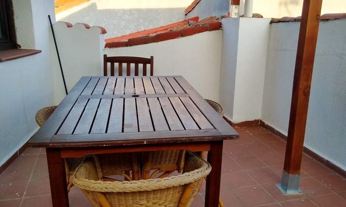 San Martin de Valdeiglesias Apartment | Homerez - Appartement for 5 ppl. with terrace at San Martín de Valdeiglesias