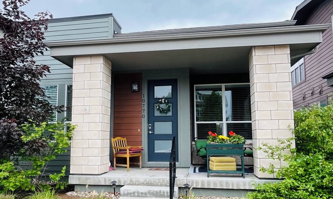 Aurora House | Home Away from Home in Central Park near UC- Anschutz