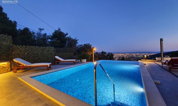 Klis Villa | Home DESPACITO - Klis, Split, private heated pool