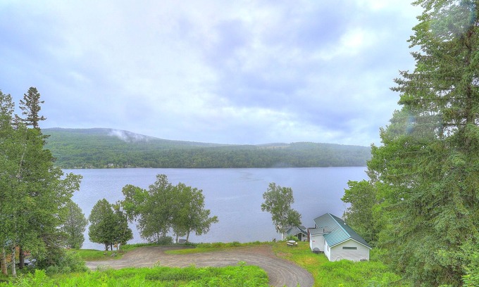 Rangeley Cottage | Home on the Range - Guest House