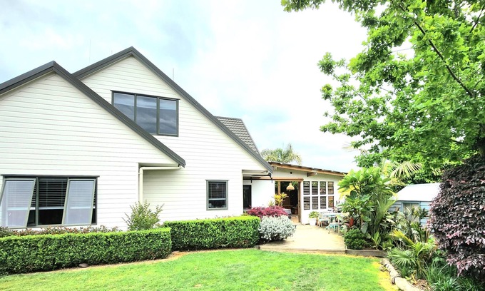 Omokoroa House | Home with ample space for everyone