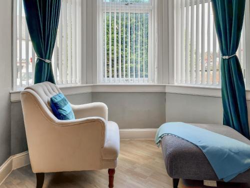 Cowdenbeath Apartment | Homely Base