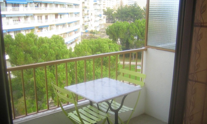 4th Arrondissement Apartment | Homerez - Beautiful studio for 2 ppl. with balcony at Marseille