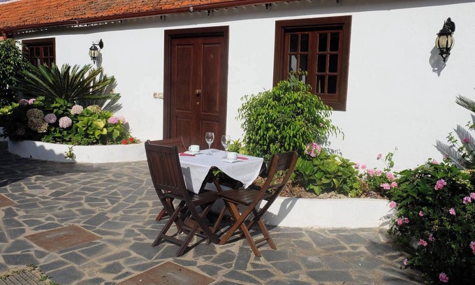 Los Silos Apartment | Homerez - Charming Apartment in Los Silos