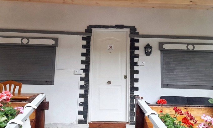 Iraneta House | Homerez - Charming House in Irañeta with Fenced Garden