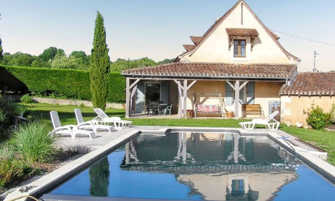 Issac Villa | Homerez - Charming Villa in Issac with Private Pool