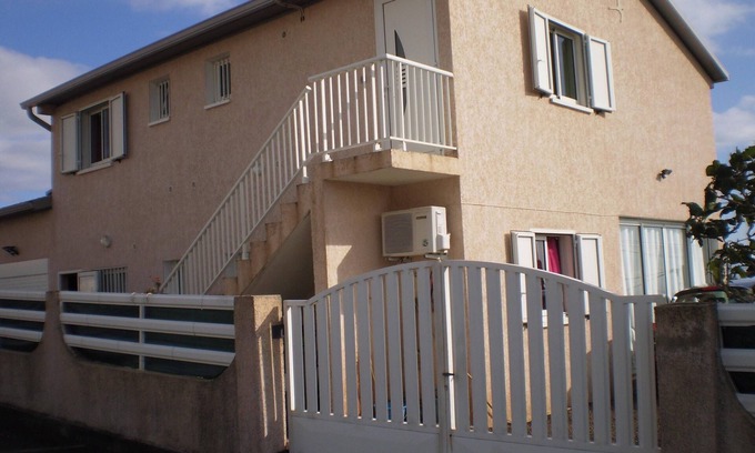 Petite-ÃŽle Apartment | Homerez - Comfortable Apartment in Le Tampon, Sea View