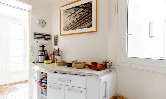 Quartier de la Goutte-d'Or Apartment | Homerez - Comfortable Apartment in Paris